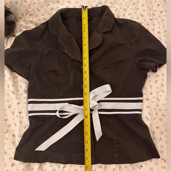 vintage perceptions brown and white stripped button down top with a ribbon belt! - Picture 3 of 7